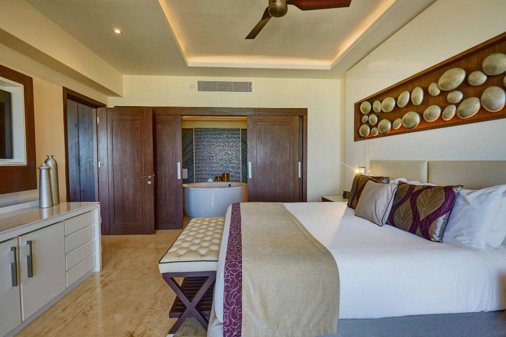 Royalton Blue Waters photo 7