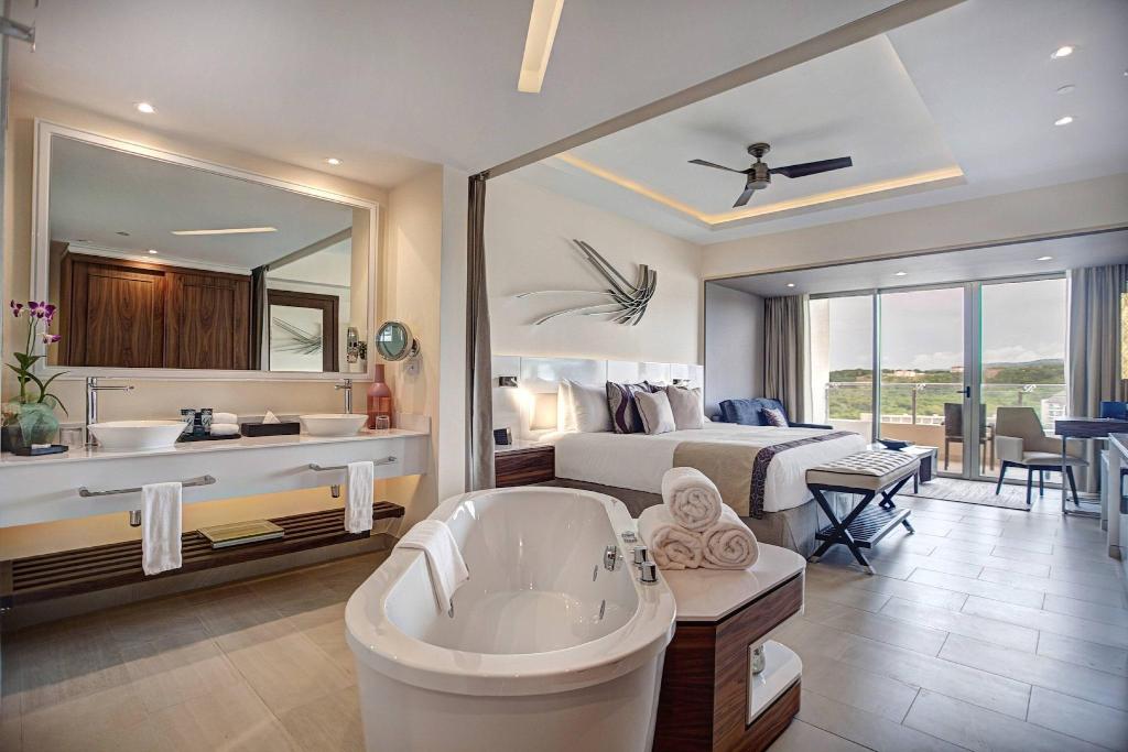 Royalton Blue Waters photo 228