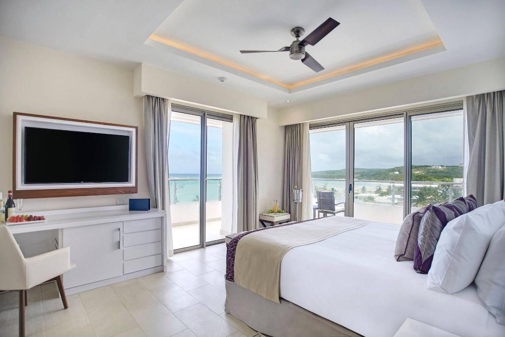 Royalton Blue Waters photo 371
