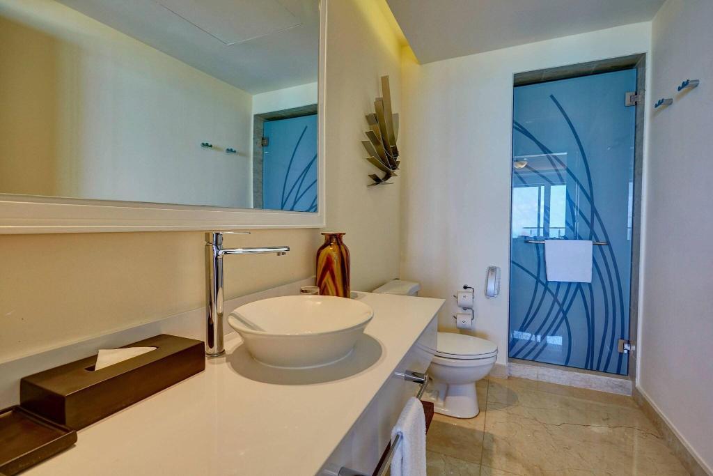 Royalton Blue Waters photo 356