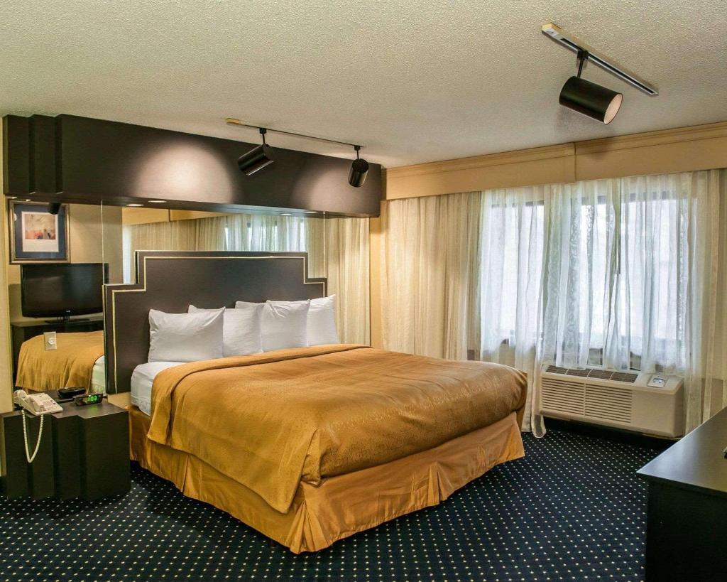 Quality Inn & Suites Goshen Area