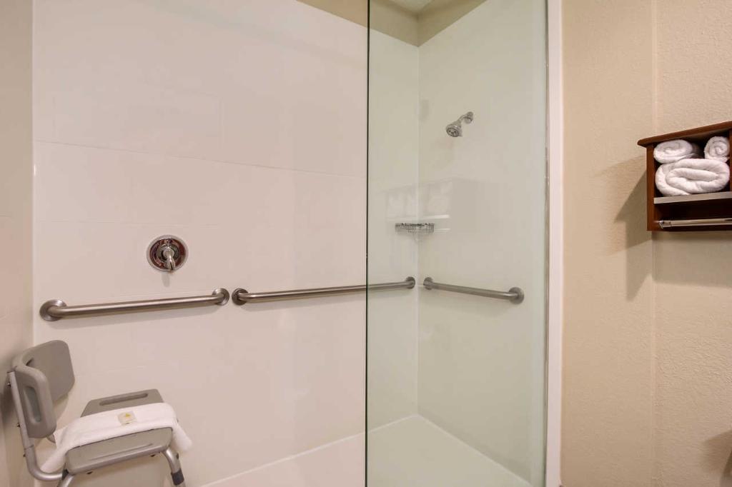 Comfort Inn & Suites Bellevue - Omaha Offutt AFB