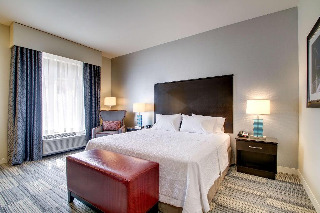 Hampton Inn & Suites Greenville Airport
