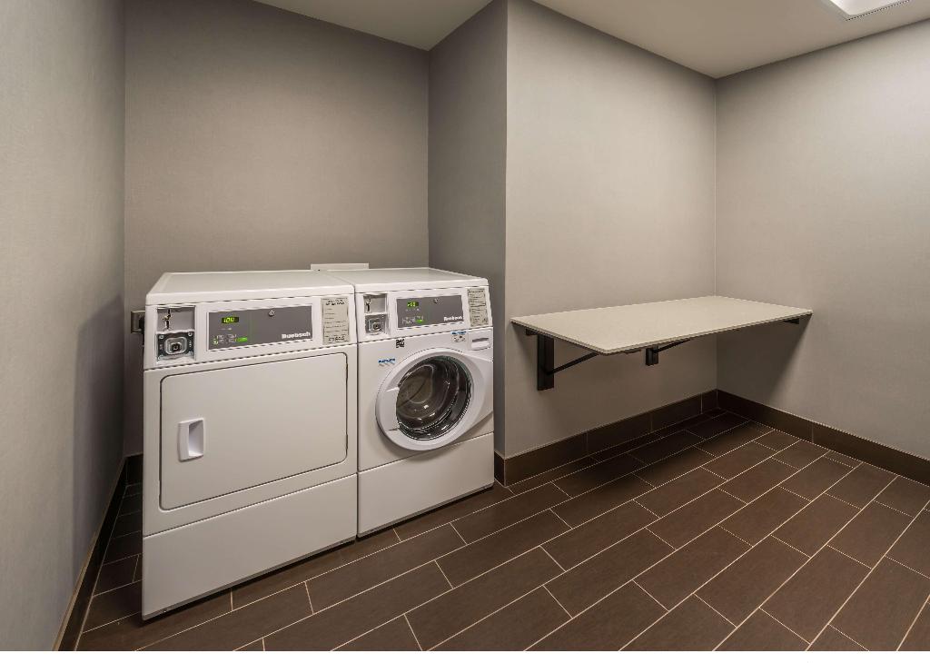 Hampton Inn & Suites Reno West