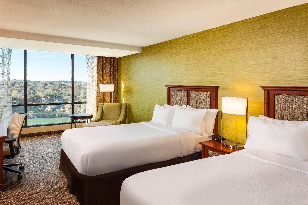 Holiday Inn Austin Town Lake