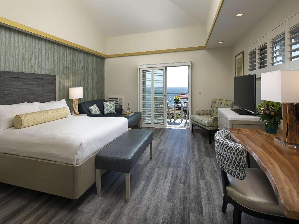 Inn At The Cove