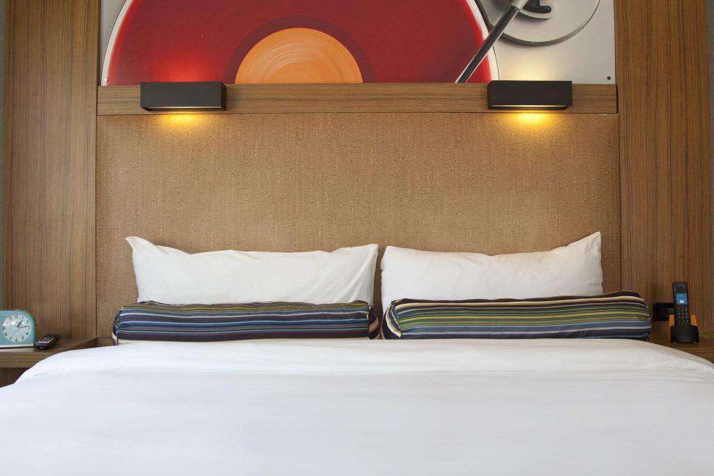 Aloft Houston Downtown