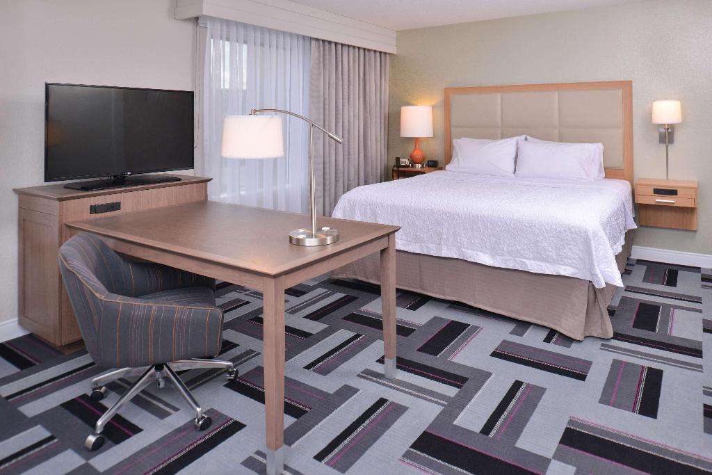 Hampton Inn & Suites Ame