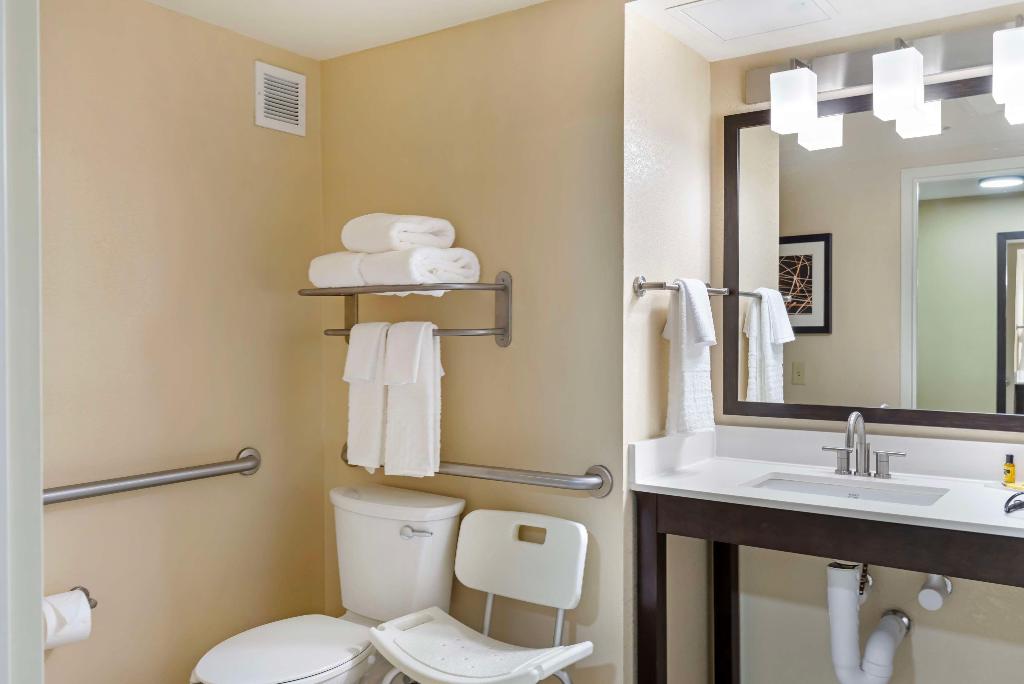 Best Western Plus Thornburg Inn & Suites