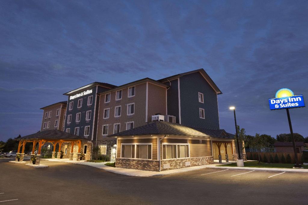 Days Inn & Suites by Wyndham Lindsay