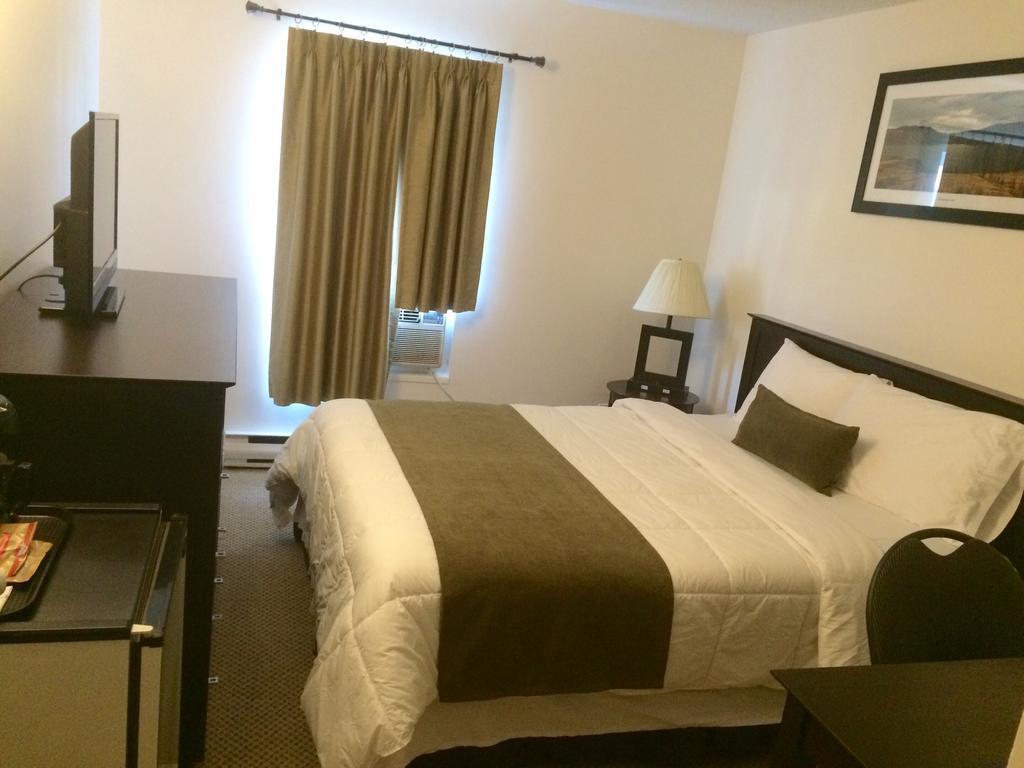 Barriere Motor Inn