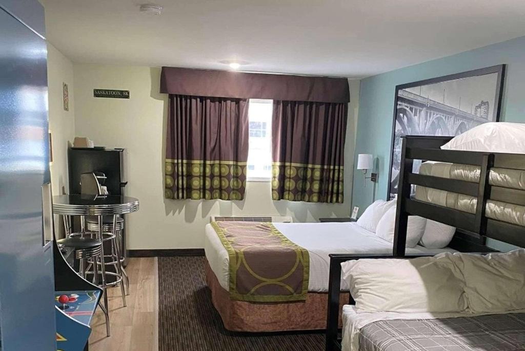 Super 8 by Wyndham Saskatoon Near Saskatoon Arpt