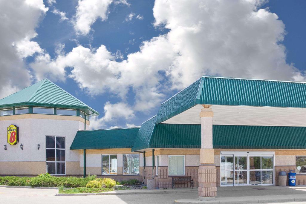 Super 8 by Wyndham Portage La Prairie