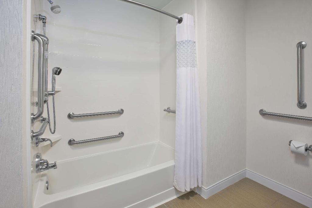 Hampton Inn & Suites Alliance