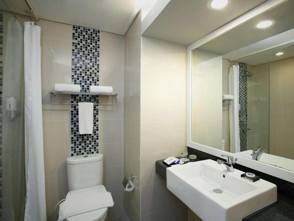 Batiqa Hotel And Apartments Karawang