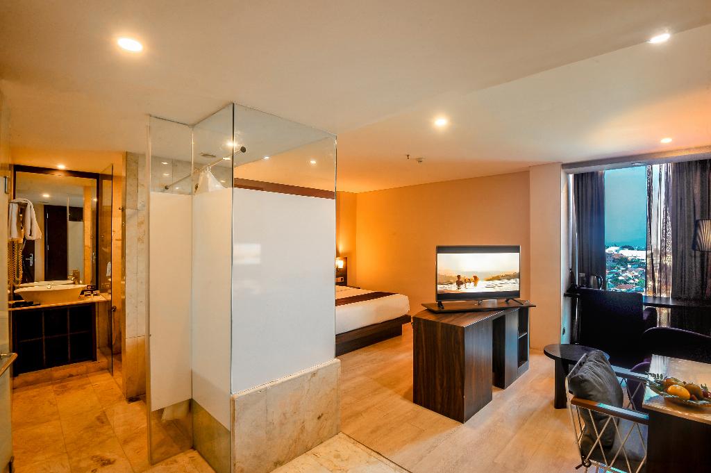 Grand Edge Hotel Semarang