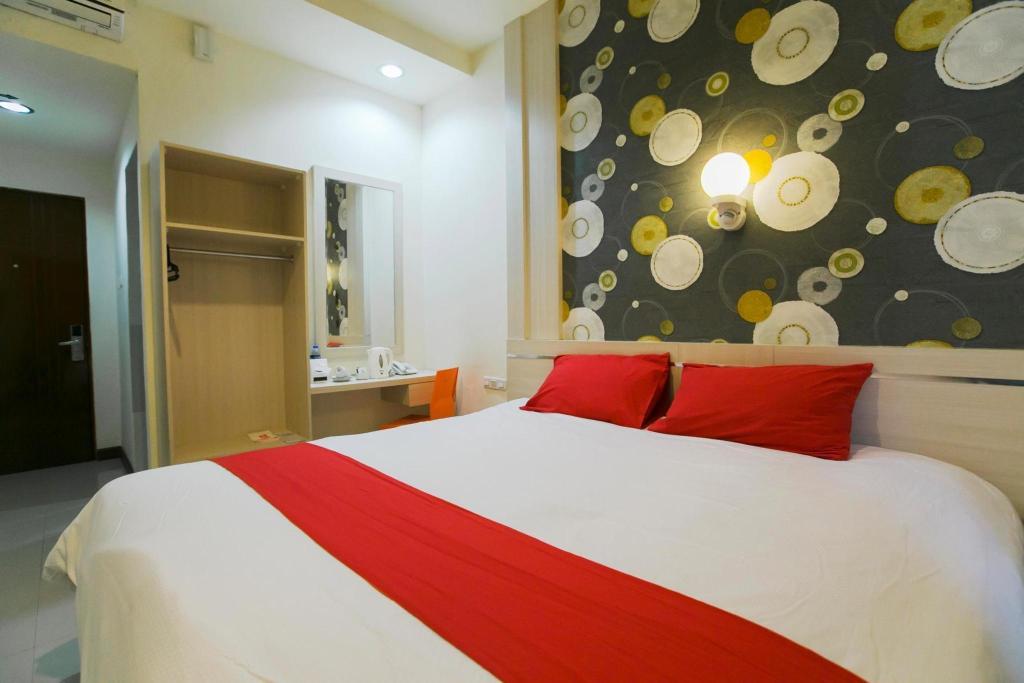 Halogen Hotel