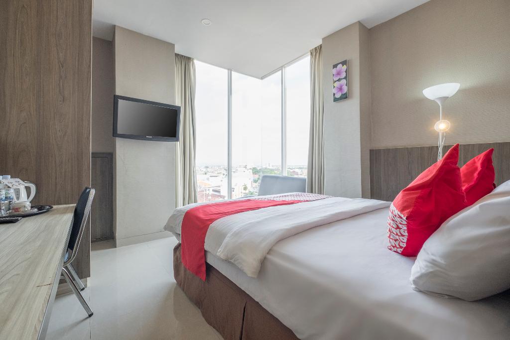 Lynt Hotel Makassar