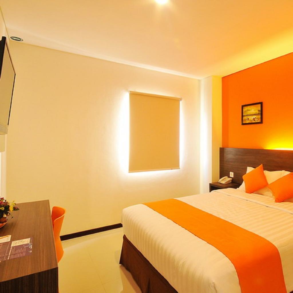 Pratama Hotel and Convention