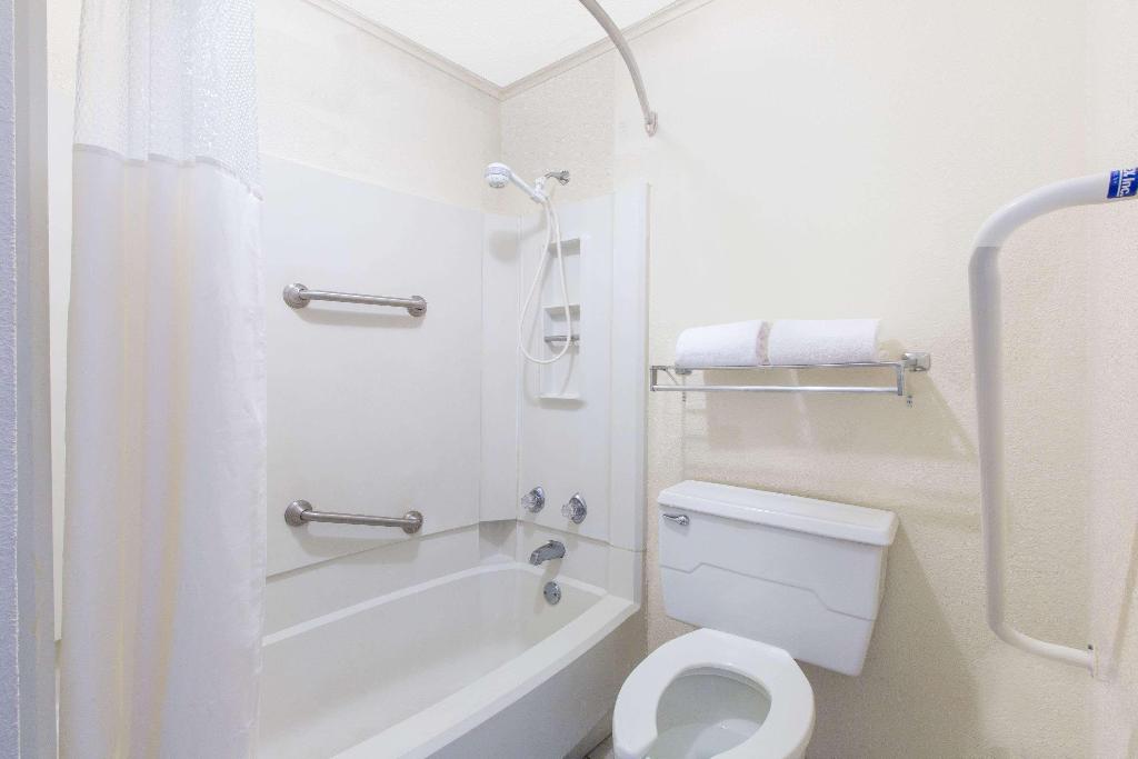 Executive Inn & Suites Marshall