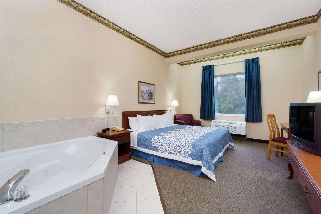 Magnason Hotel West Liberty