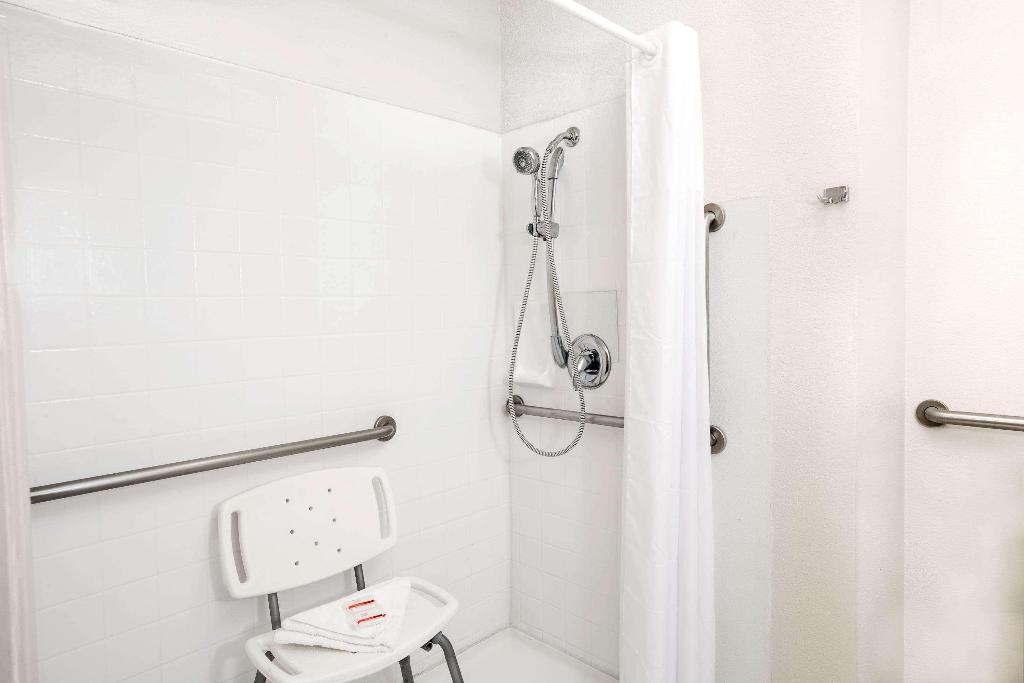 Howard Johnson by Wyndham Modesto Ceres