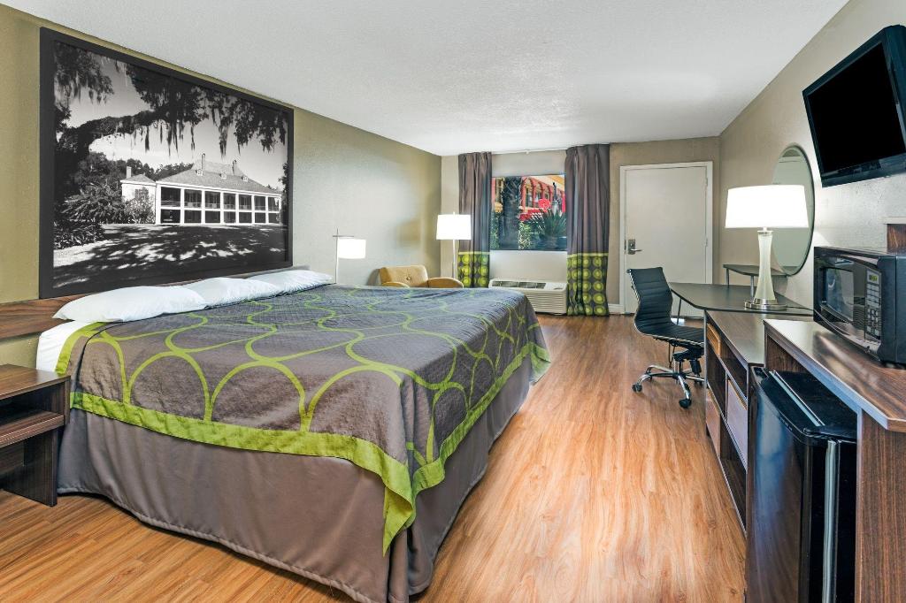 Super 8 by Wyndham Opelousas