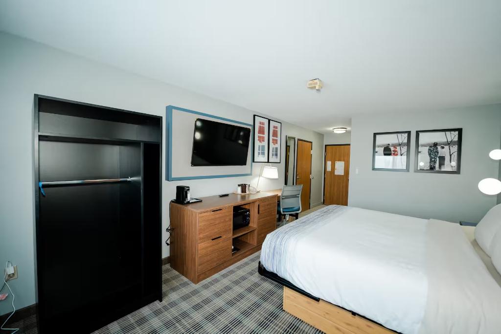AmericInn by Wyndham Tomahawk