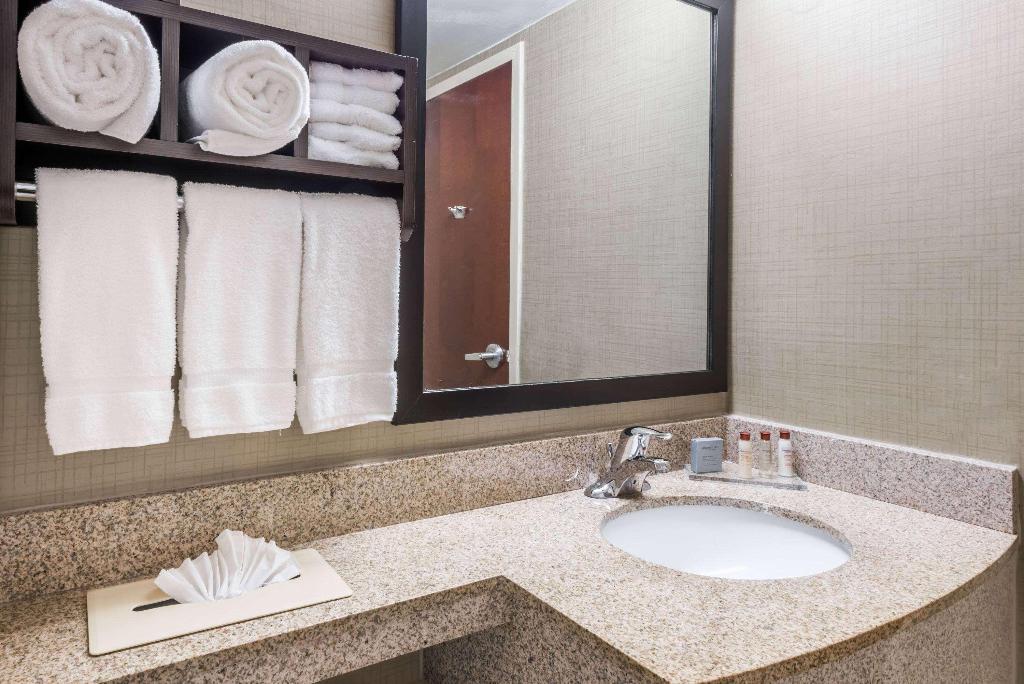 Wingate by Wyndham Springfield