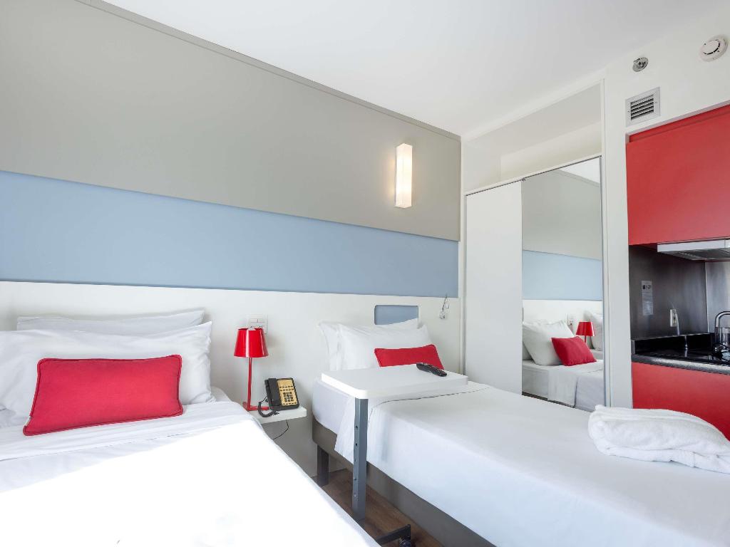 hotel-thumb