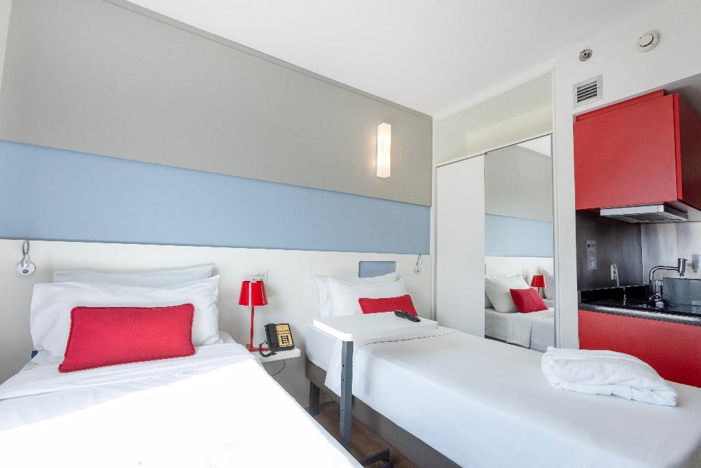 hotel-thumb