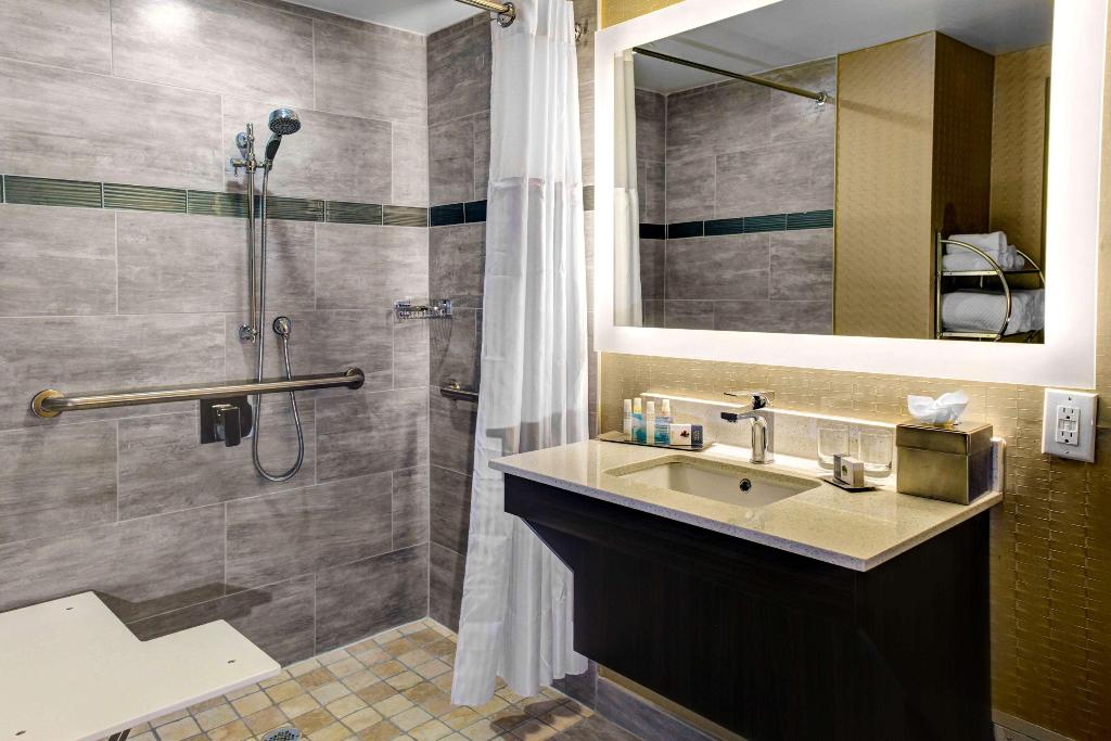 Doubletree by Hilton Dallas DFW South - Arlington