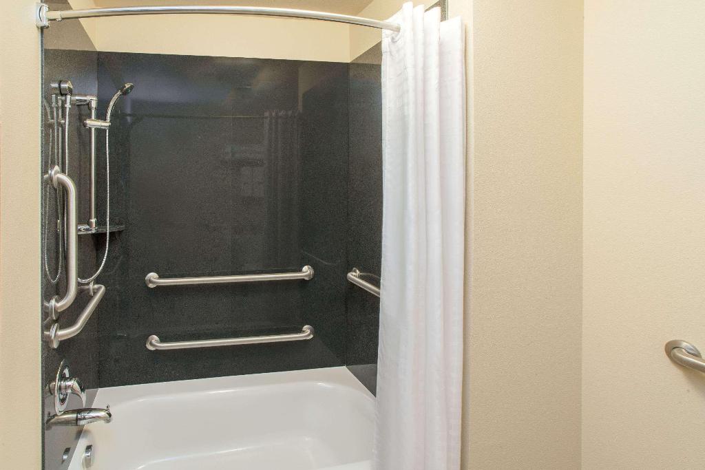 Baymont by Wyndham Grand Forks