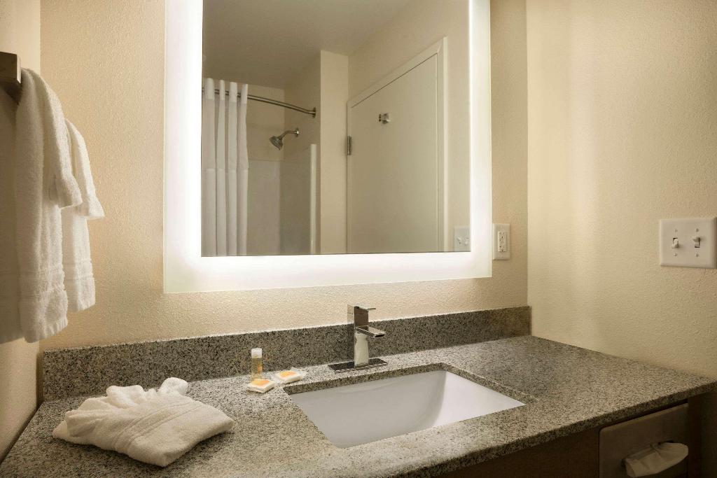 Days Inn & Suites Caldwell