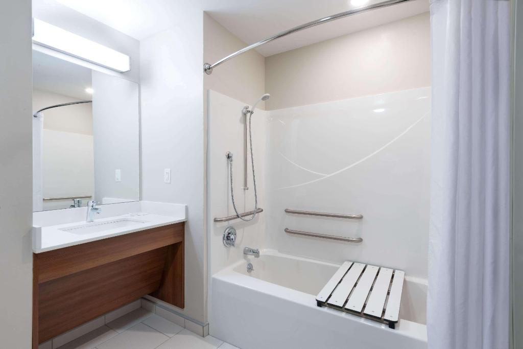 Microtel Inn & Suites By Wyndham Windham