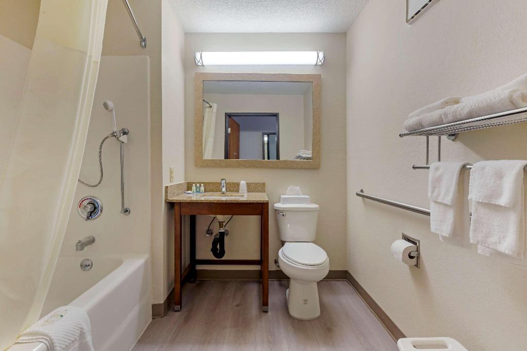 Quality Inn Lee