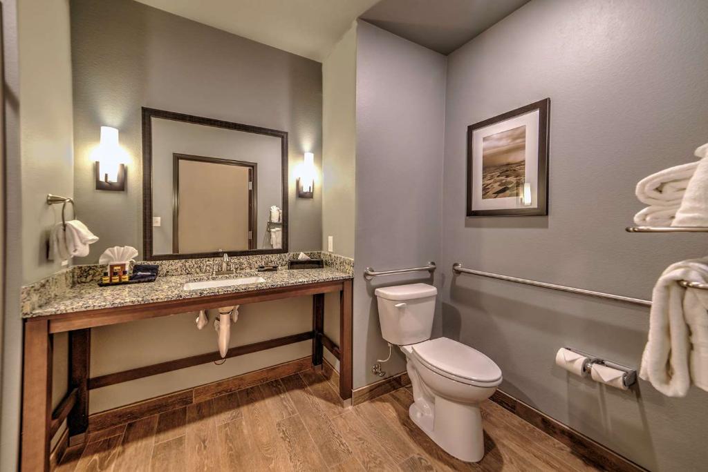 BEST WESTERN Plus Overland Inn