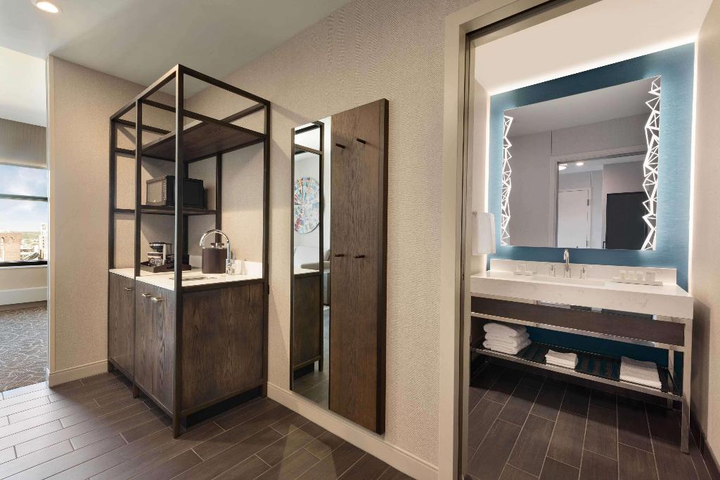 Embassy Suites by Hilton Minneapolis Downtown