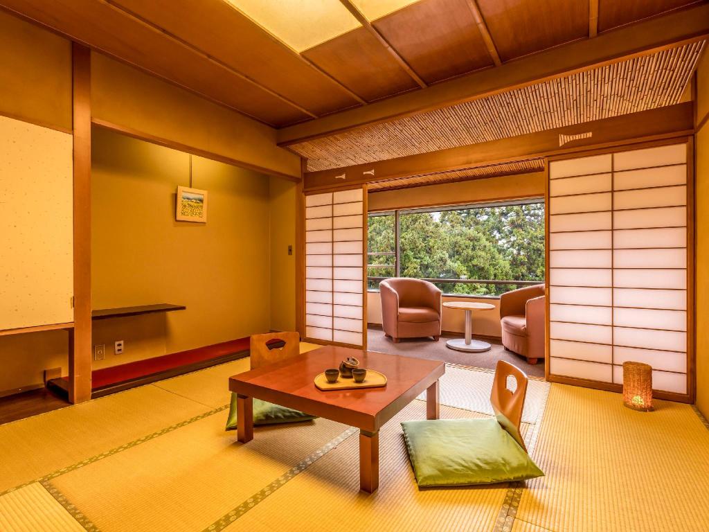 Yamanaka Grand Hotel