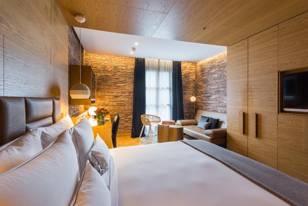 Junior Suite Barcelona 3 People photo 1