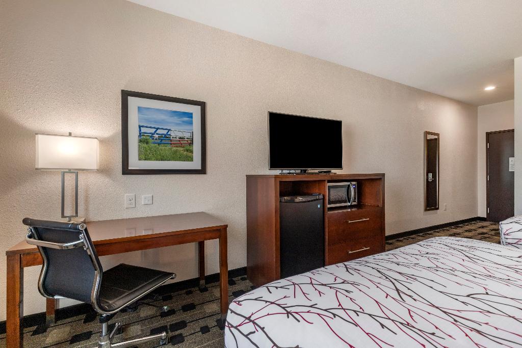 Best Western Plus Big Lake Inn