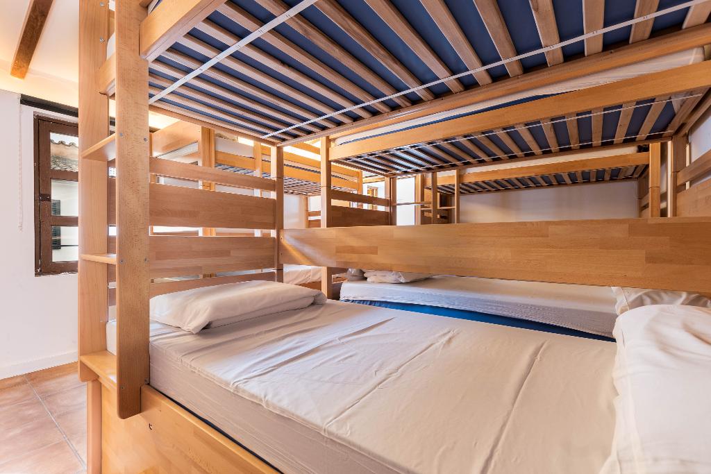 Urban Hostel Palma - Albergue Juvenil