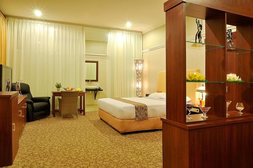 Grand Tryas