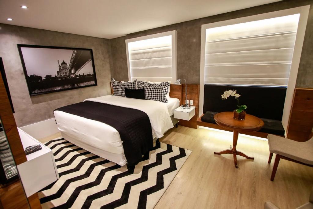Cercano Hotel