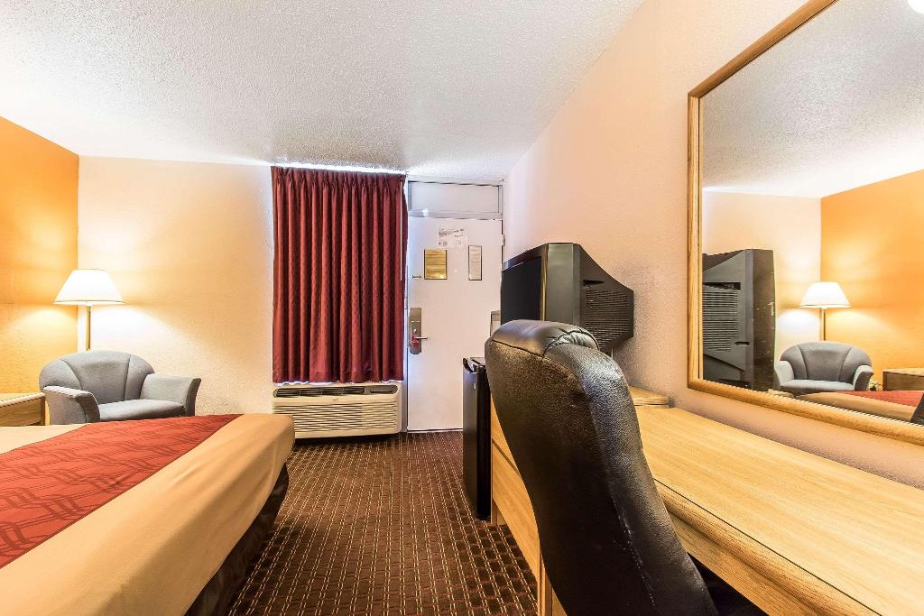 Days Inn by Wyndham Scottsboro AL