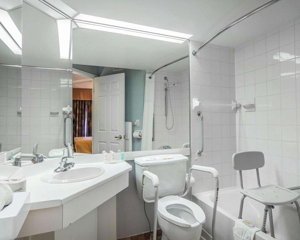 Quality Suites Beaupre