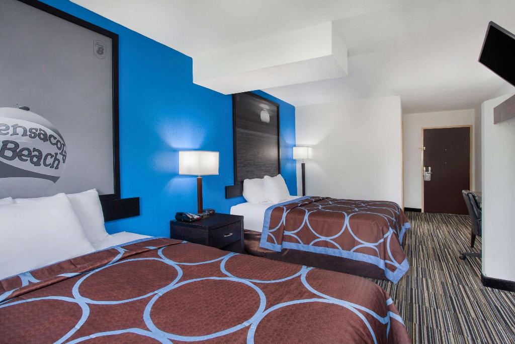 Super 8 by Wyndham Pensacola
