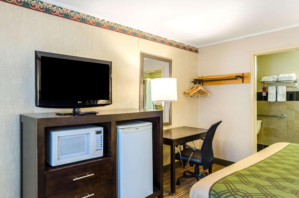 FairBridge Inn Express Pittsfield