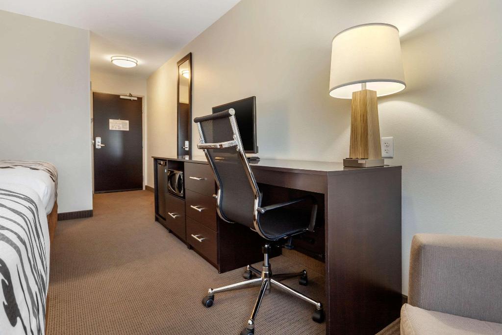 Sleep Inn & Suites Devils Lake
