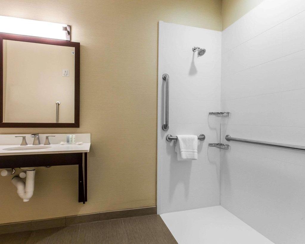 Comfort Suites Youngstown North